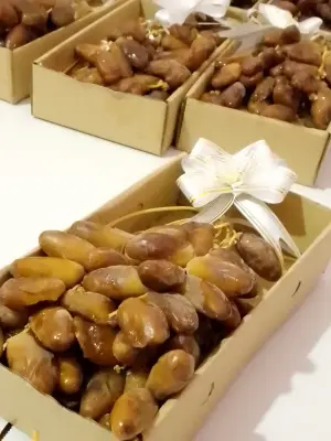 دقلة نور  " السبلة "  / بثلاثة انواع واحجام / علبة 1 كلغ